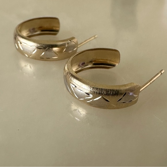 14k Solid Gold Two Toned Etched Post Earrings - Picture 7 of 16